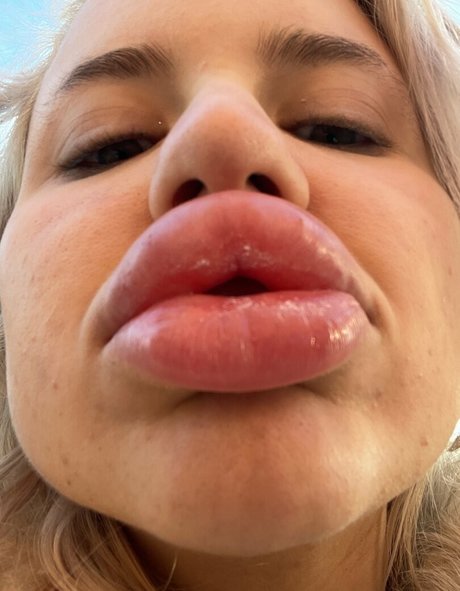 bimbo bunny 2000 model pornographic picture