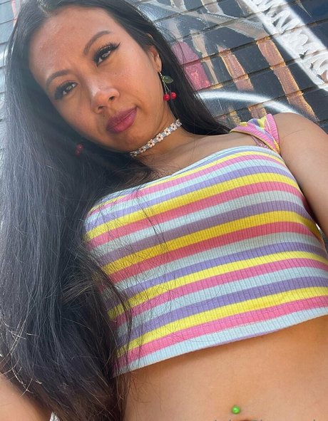 JuicyPinaypple pornographic star img