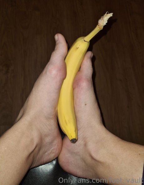 foot vault sexy actress photo