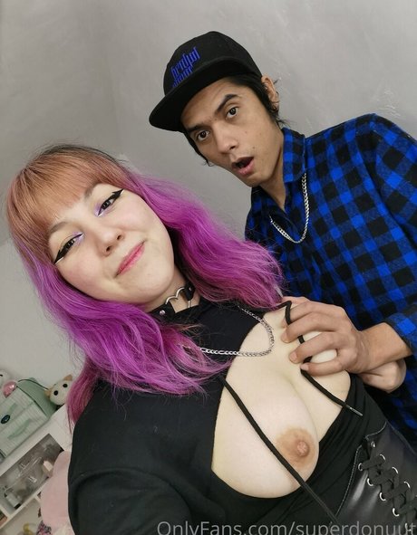 superdonutfree model hot picture