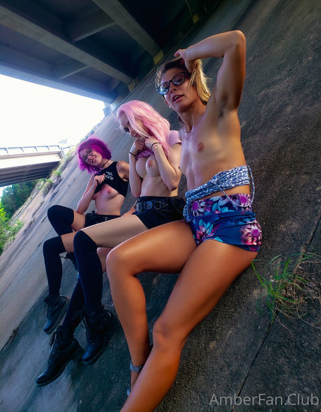 amberlaray model top photos