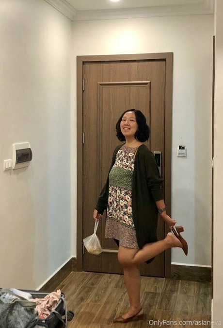 asianeva model hot photos