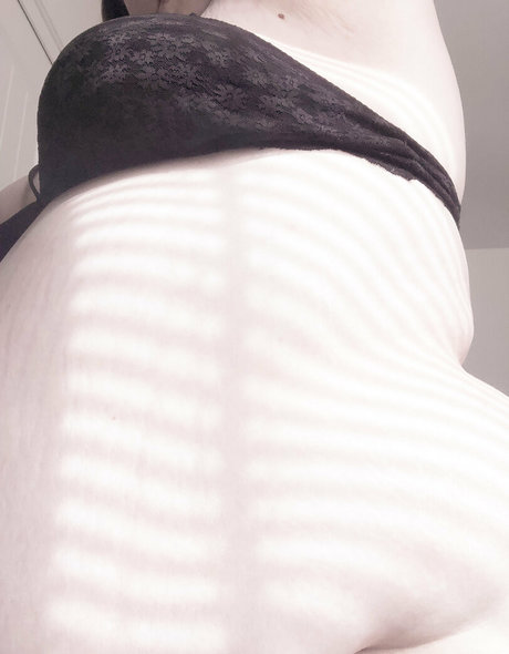 becomingmads art model pics