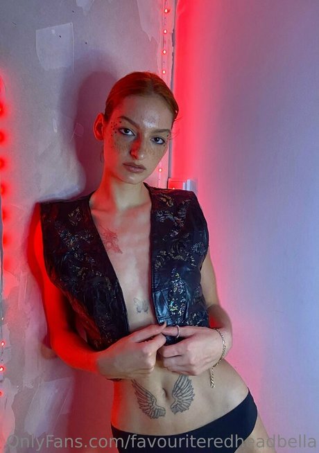 favouriteredheadbella star hot pictures