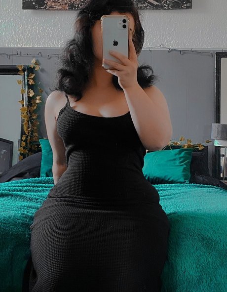 mechedaily adult actress pic