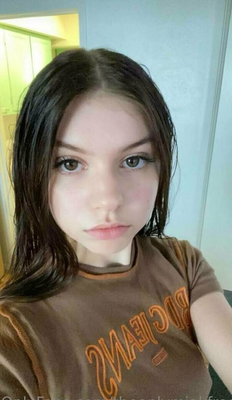 theonlymiakfree model nice image