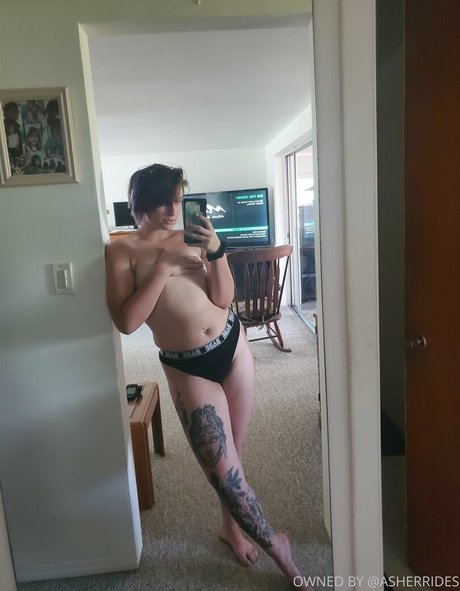 asherridesfree star nude photos