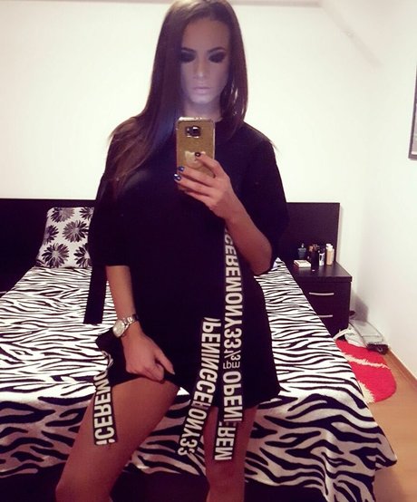 AndreeaNicoletaDinu pornstar images