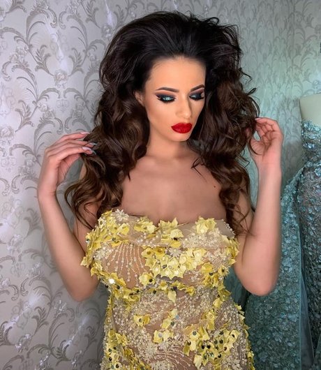 AndreeaNicoletaDinu sexy actress images