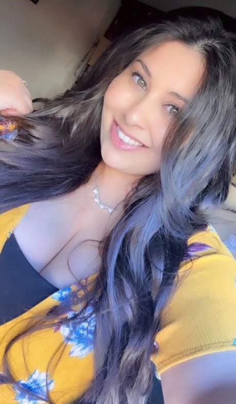 Vanessa Romero art star archive