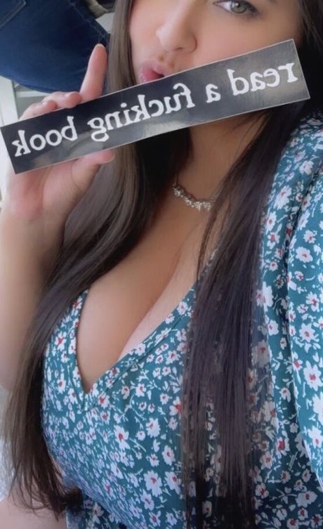 Vanessa Romero art star photo