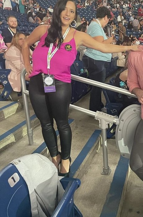 Sarah H hd pornstar gallery