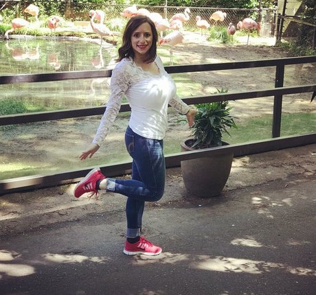 Sarah H pornographic actress pictures