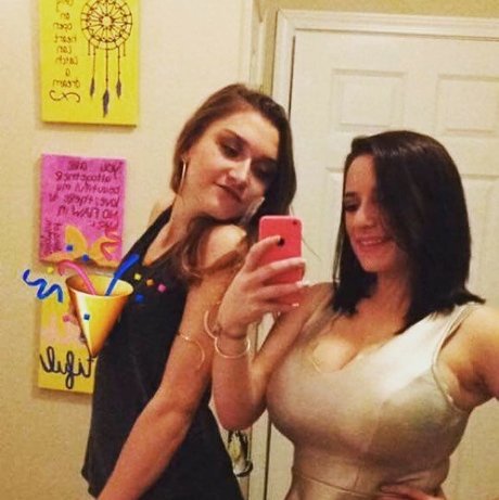 Sarah H pornographic model pic