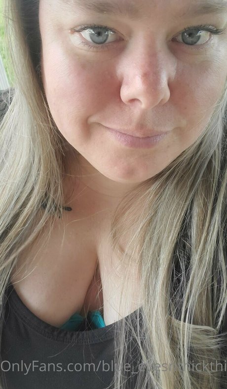 blue eyesnthickthighs pornstar high quality img