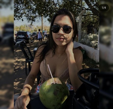 Lahthay exclusive model image