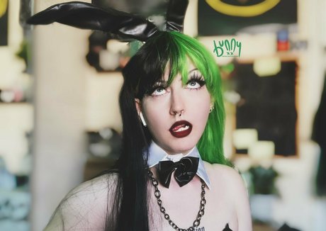 notbunnybrat best model pics