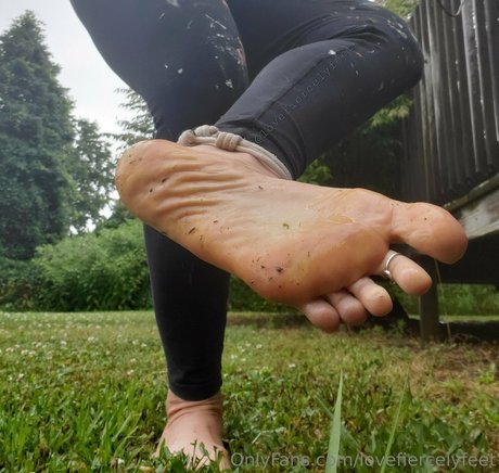 lovefiercelyfeet model nude pictures