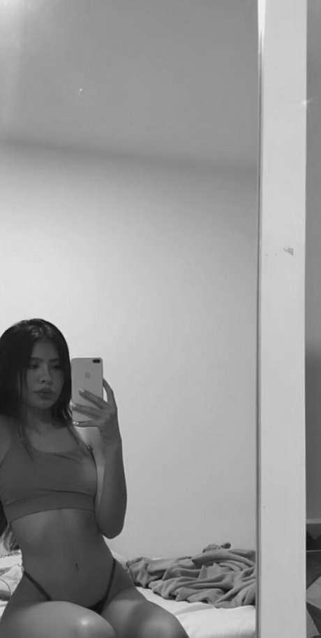 __tsunamy erotic model pic