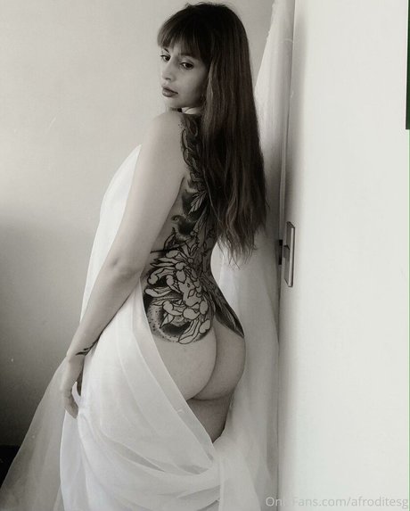 Dea Afrodite pornstar naked pictures