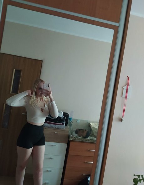 aestheticusernameuwu naked pornstar pic