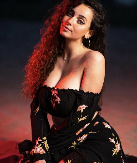 Chloe M adult star photo