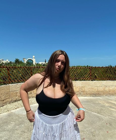 Ella B nice model pic