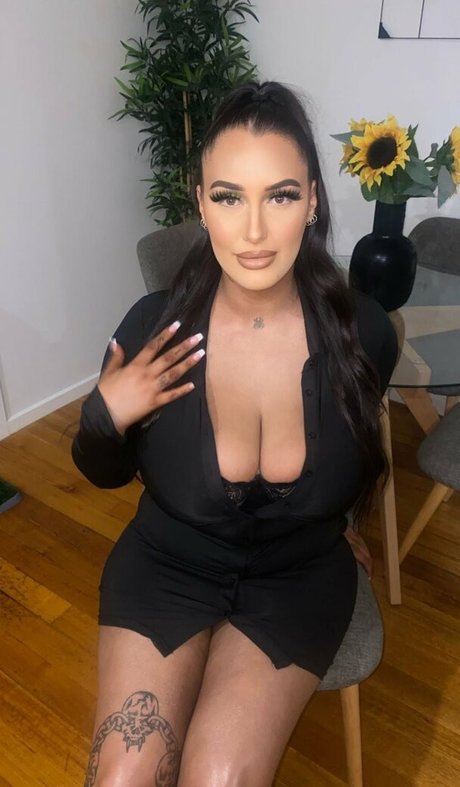 black kitty onlyfans pretty pic