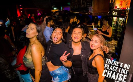 lesbian kissing onlyfans sexy nude pic