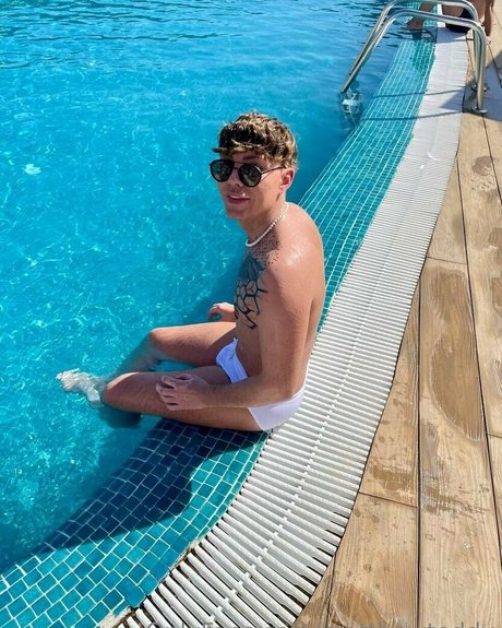 matthewteddy model high quality pics