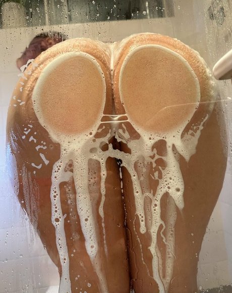 OpheliaPeachh naked actress photo