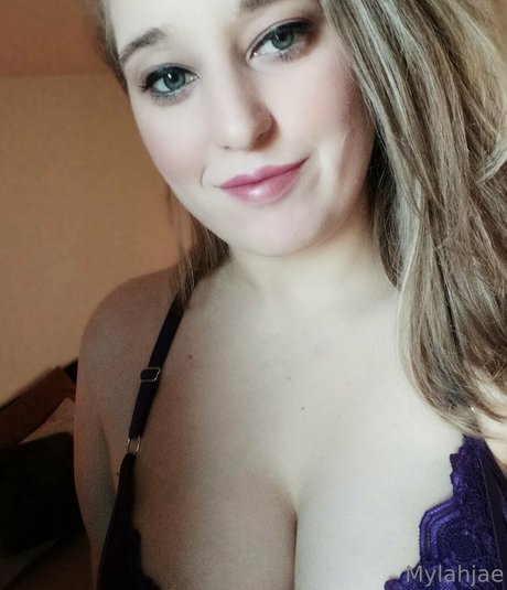 mylahjae naked model pictures