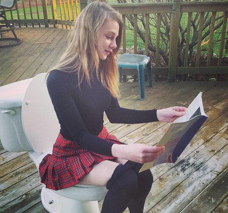 Sydney Poniewaz pornstar hd gallery