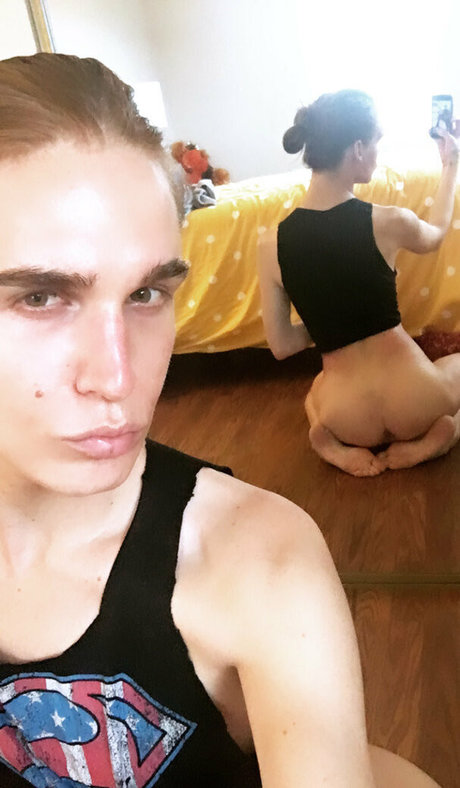 hunnydewboy nude actress pic