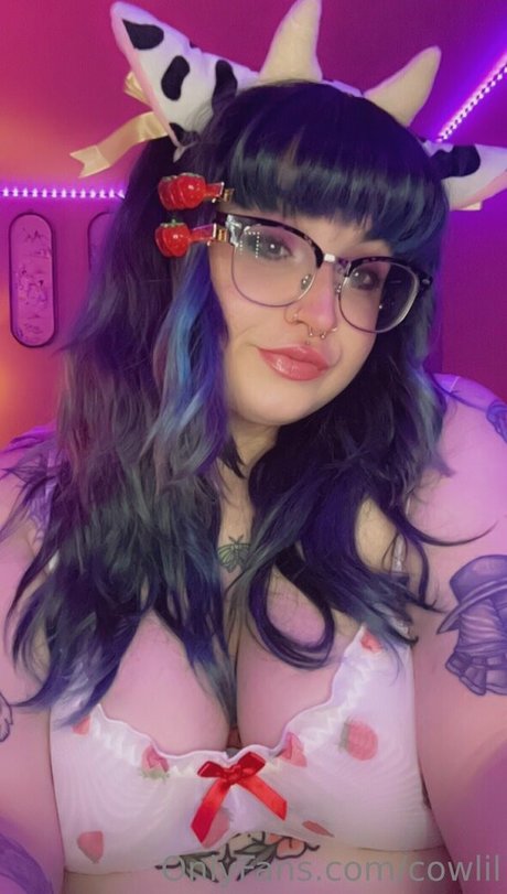 cowlil pornographic star img