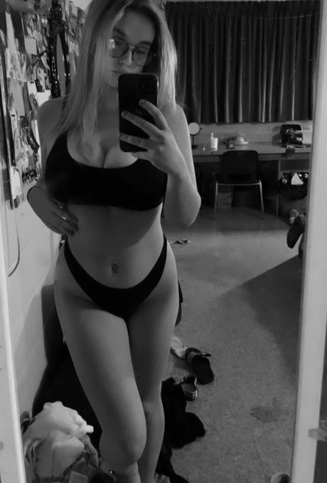 Hailey F pornstar naked pictures