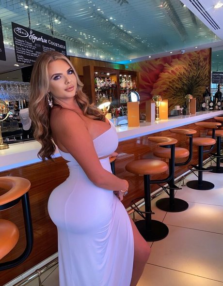 Victoria Sinclair Quick model image