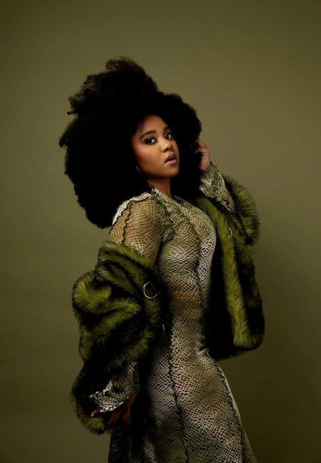 Anjelika Washington star nice pic