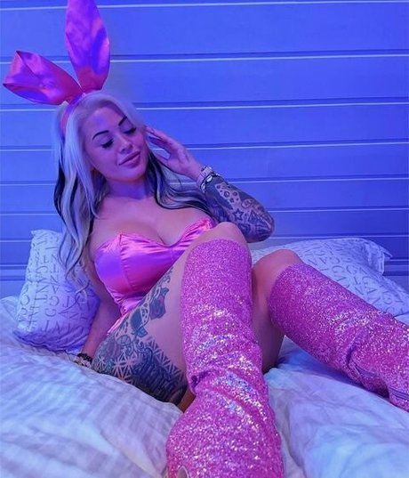 Jeaerbest model nudes photos