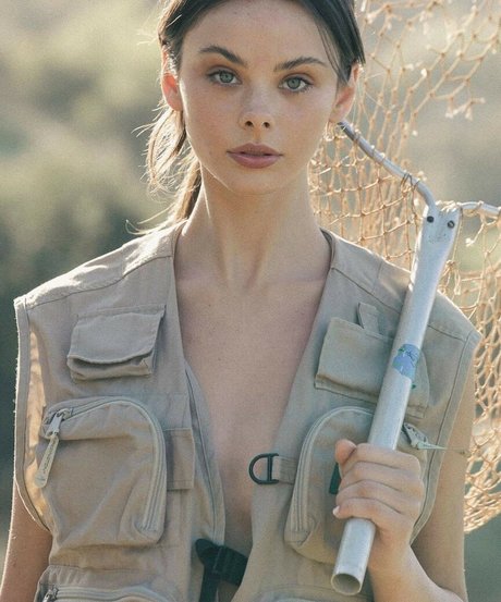 Meika Woollard model sexy galleries