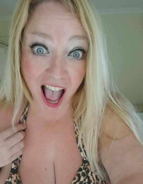 bustybbwbrit beautiful model images