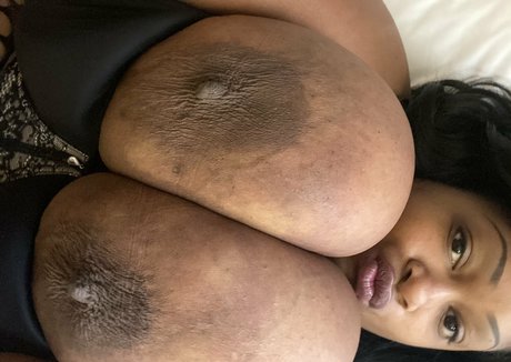 thickdanky hd actress pictures