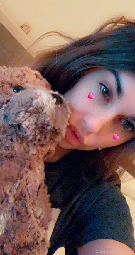 scout pretty pornstar img