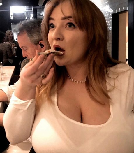 Cayley M star sexy pic