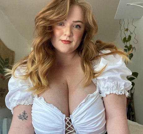 Cayley M star pretty photos