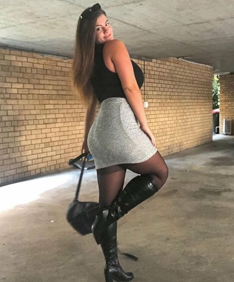 Tiana Hawkins pretty star pictures