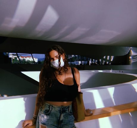 Alice M hot model pics