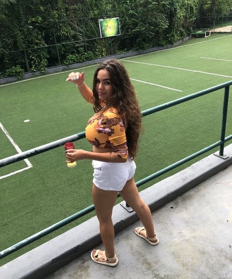 Alice M model pretty img