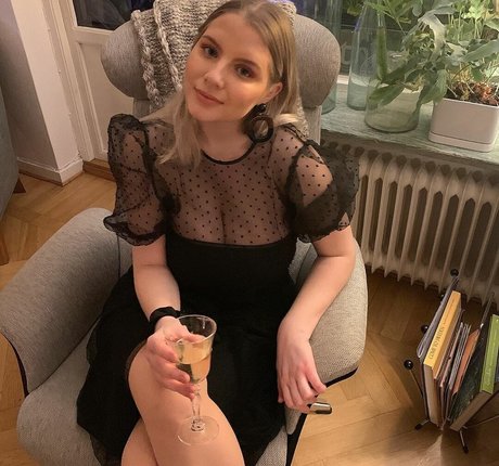 video call onlyfans pretty pic