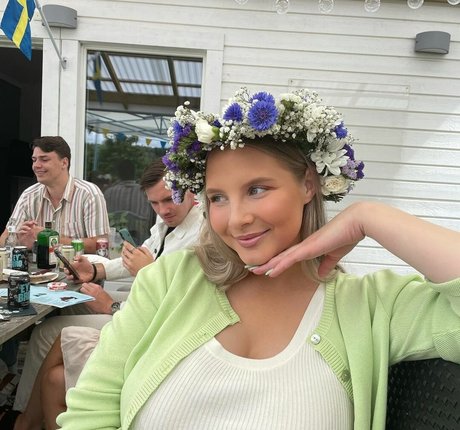 Stina high quality star pic